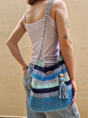 Bolsa de crochê - azul com listras