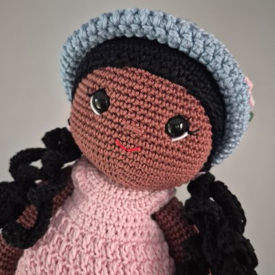 Boneca Helena Amigurumi