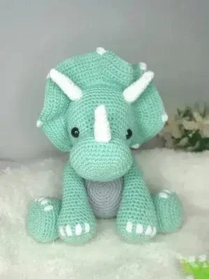 Dinossauro - Triceratops Crochê Amigurumi