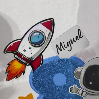 Centro de Mesa Astronauta Personalizado em EVA com Número | Fazem