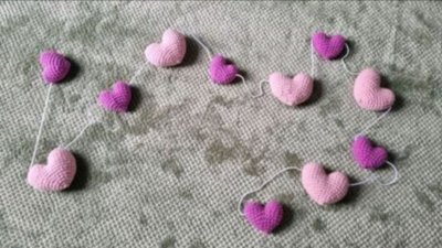 Cordão de corações de croche