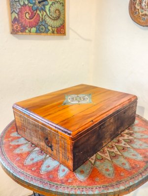 Caixa de Madeira Decorativa Arte e Funcionalidade em Peroba Rosa