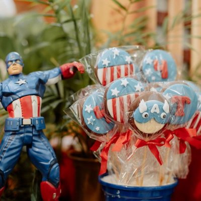 Pirulito de chocolate Capitão América