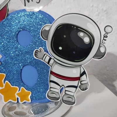 Centro de Mesa Astronauta Personalizado em EVA com Número | Fazem