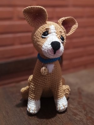Cachorro Vira-latas caramelo amigurumi crochê