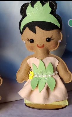 Centro de Mesa Princesa e o Sapo em Feltro – 18 cm | Decoração para Festa Infantil