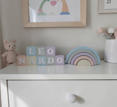Kit decorativo arco iris + cubos de mdf nomes infantis decoração de festa e quarto infantil enfeite de bebê mdf