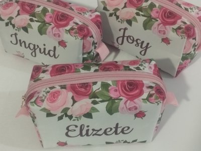 Nécessaire floral com nome
