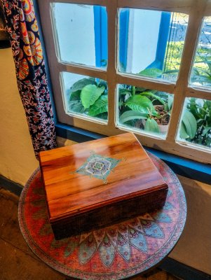 Caixa de Madeira Decorativa Arte e Funcionalidade em Peroba Rosa