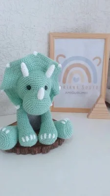 Dinossauro - Triceratops Crochê Amigurumi
