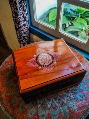 Caixa de Madeira Decorativa Arte e Funcionalidade em Peroba Rosa de Demolição