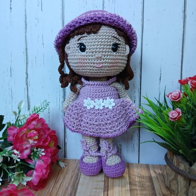 Boneca de Crochê Luna – 26,5cm Encanto Artesanal à Pronta Entrega!